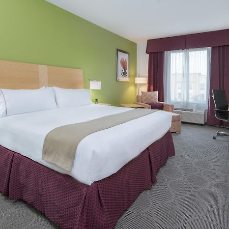Holiday Inn Express Hotel & Suites Clute-Lake Jackson By Ihg Exterior photo