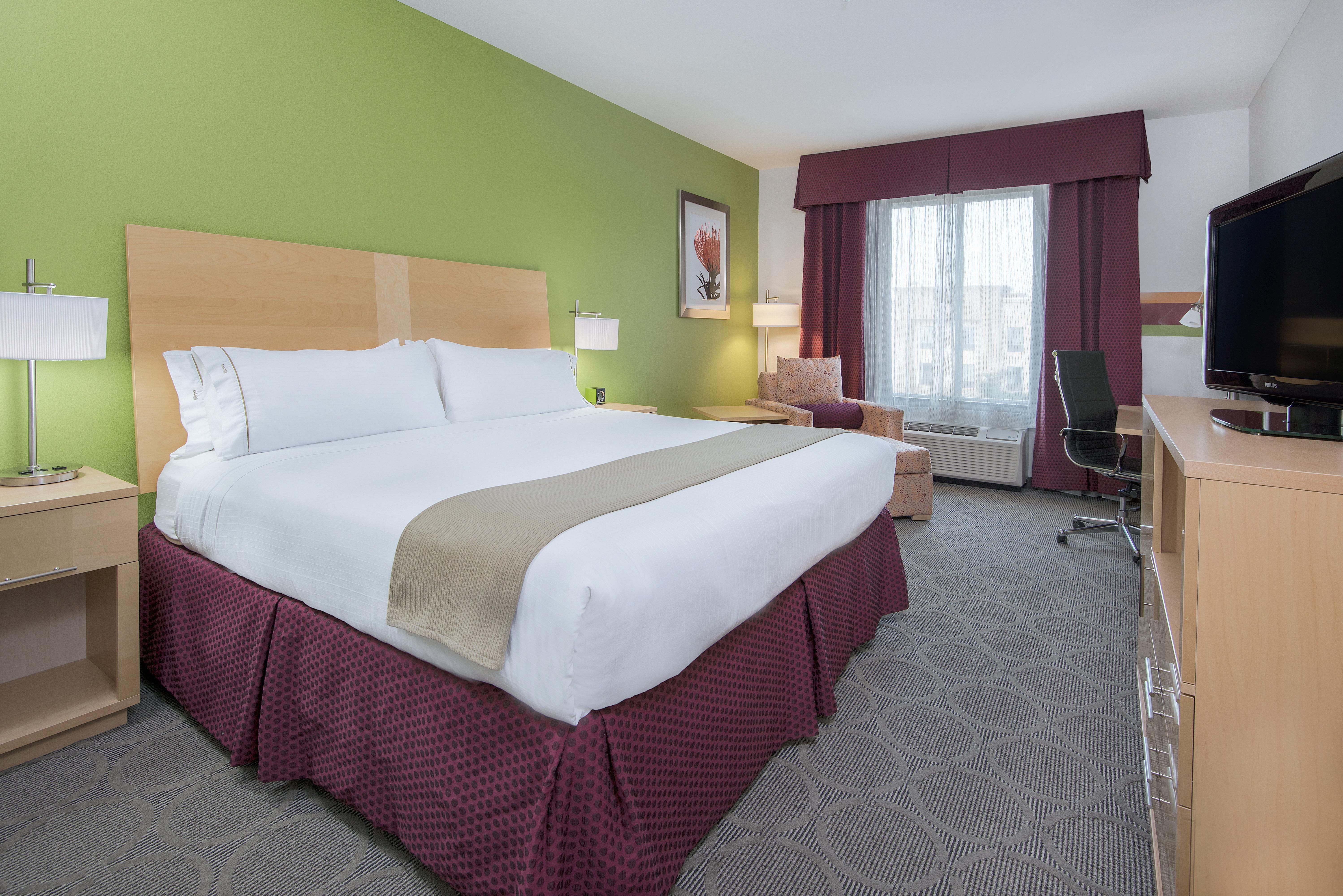 Holiday Inn Express Hotel & Suites Clute-Lake Jackson By Ihg Exterior photo