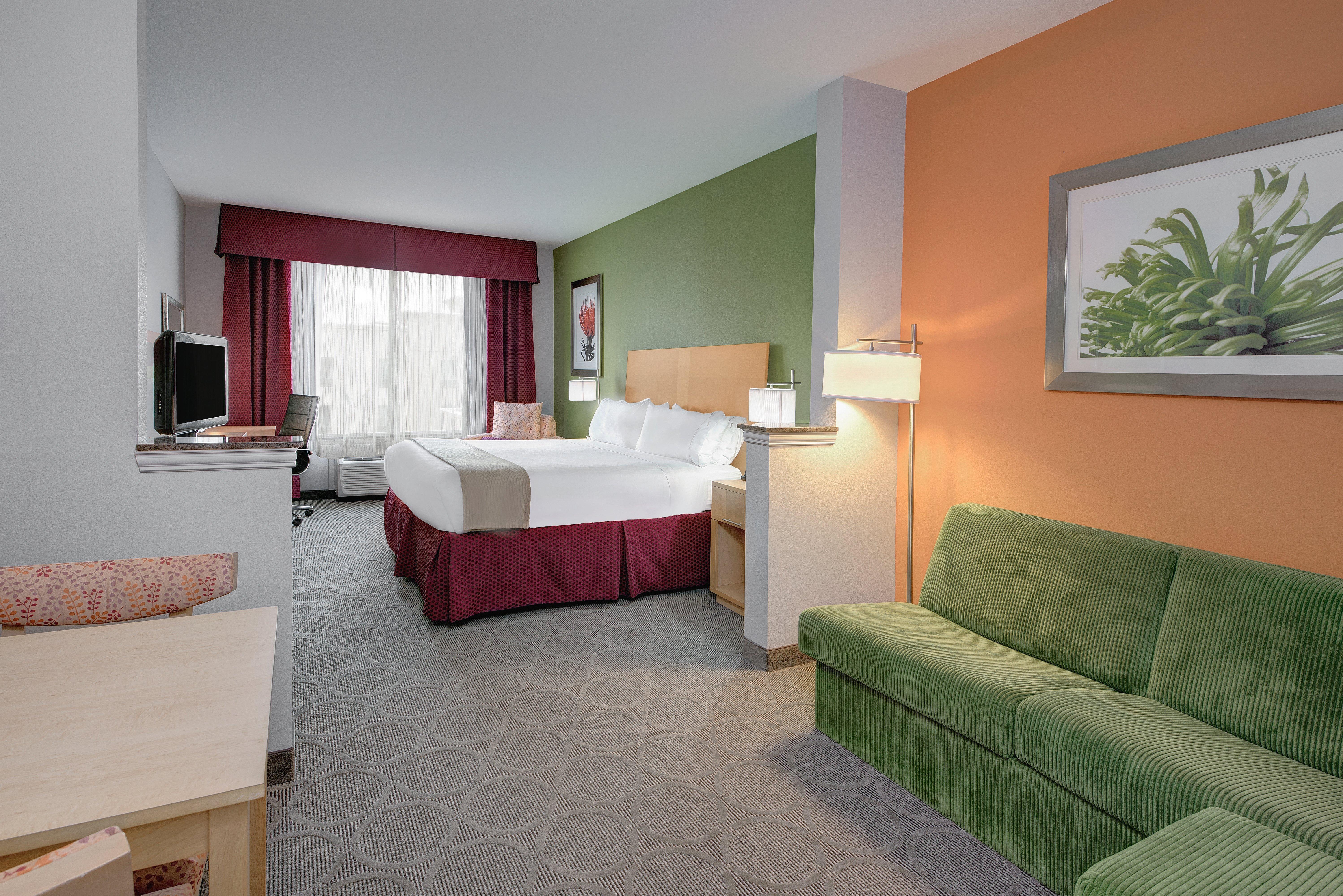 Holiday Inn Express Hotel & Suites Clute-Lake Jackson By Ihg Exterior photo