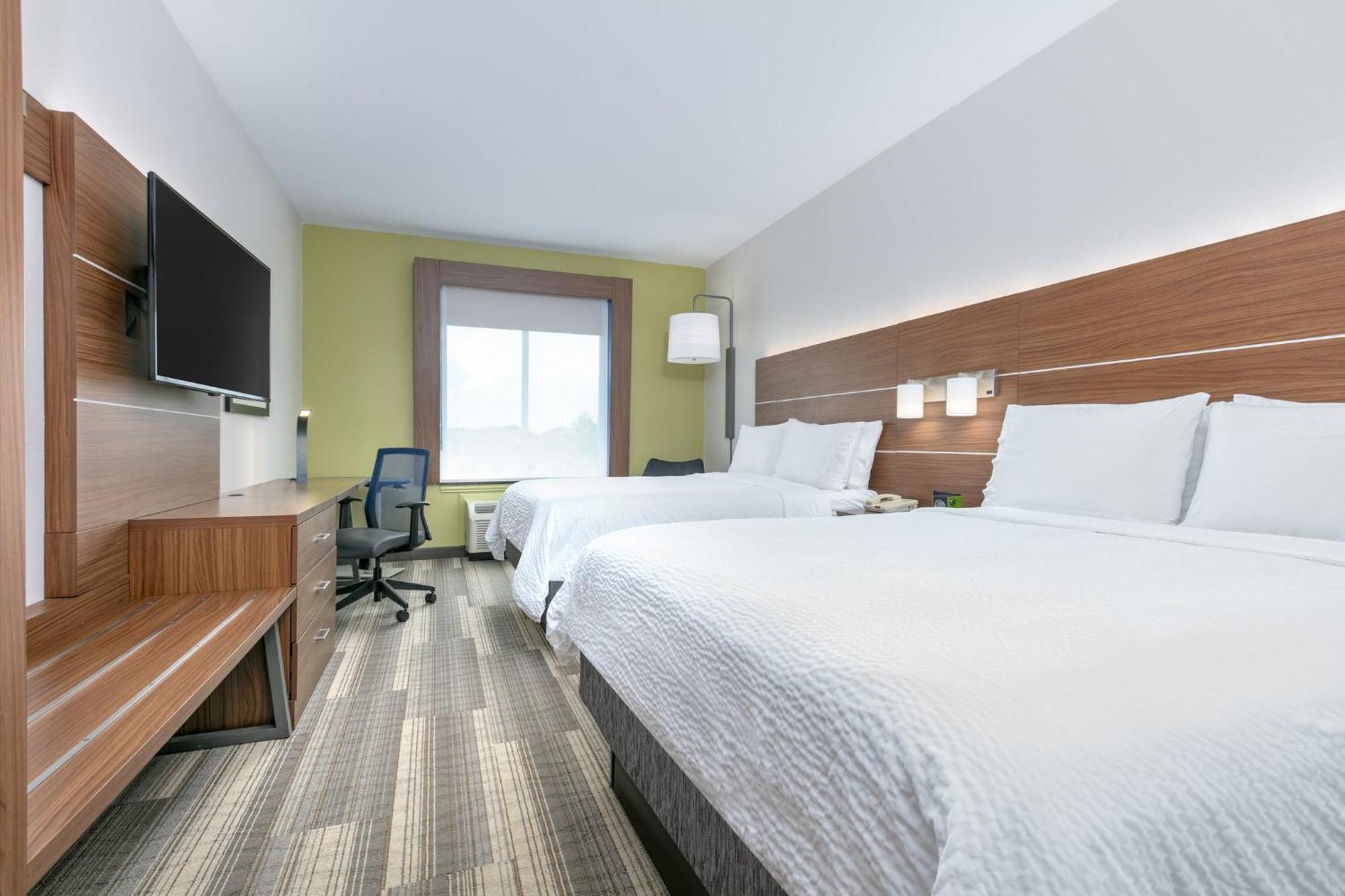 Holiday Inn Express Hotel & Suites Clute-Lake Jackson By Ihg Exterior photo