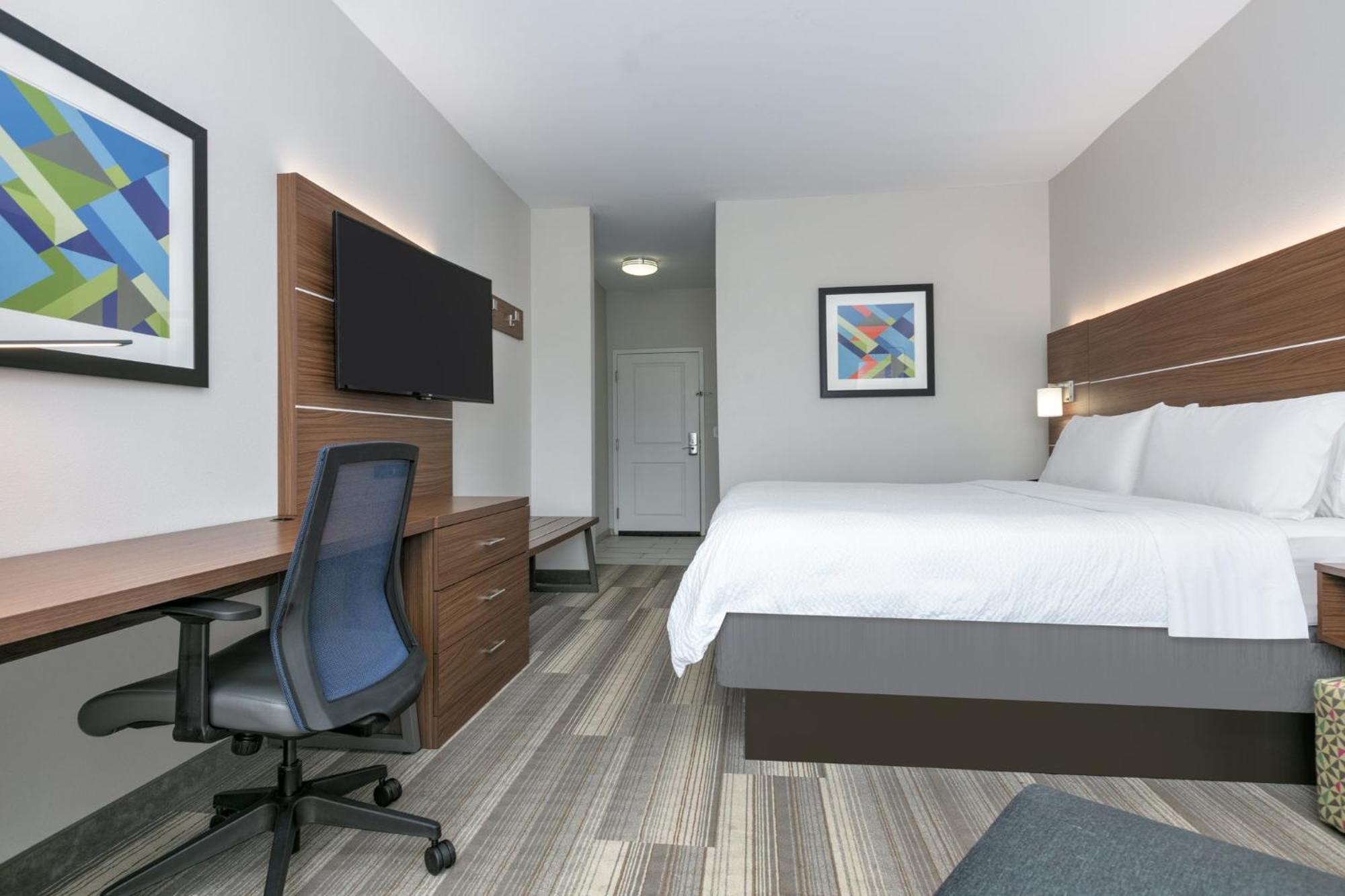 Holiday Inn Express Hotel & Suites Clute-Lake Jackson By Ihg Exterior photo