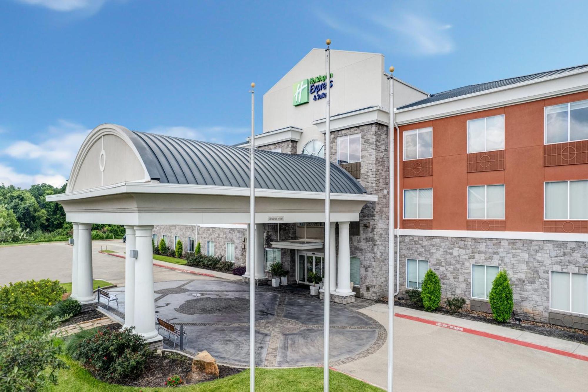 Holiday Inn Express Hotel & Suites Clute-Lake Jackson By Ihg Exterior photo